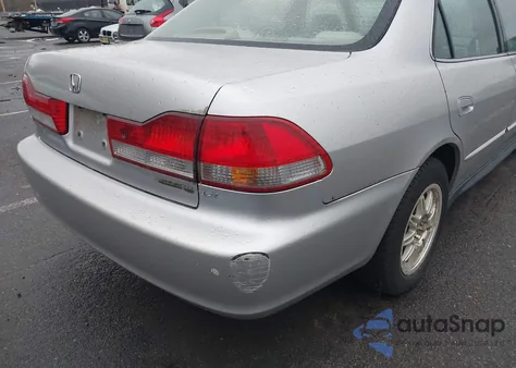 2001 Honda Accord 2.3 Lx from USA, damaged, VIN JHMCG56441C011811